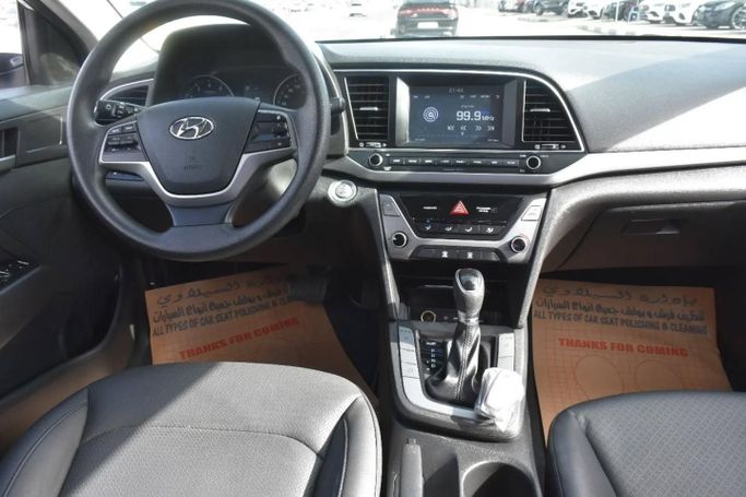 Подержанный Hyundai Avante VI, 1.6 л, 2017 в Шардже от Alfaris Used Cars Белый цвет. Other | AUTO.AE