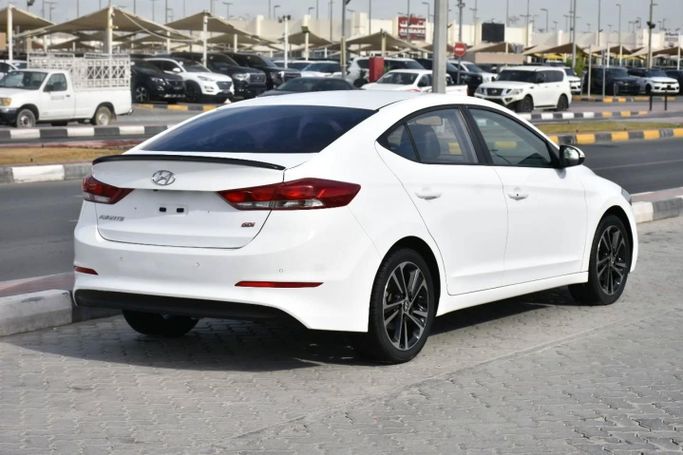 Подержанный Hyundai Avante VI, 1.6 л, 2017 в Шардже от Alfaris Used Cars Белый цвет. Other | AUTO.AE