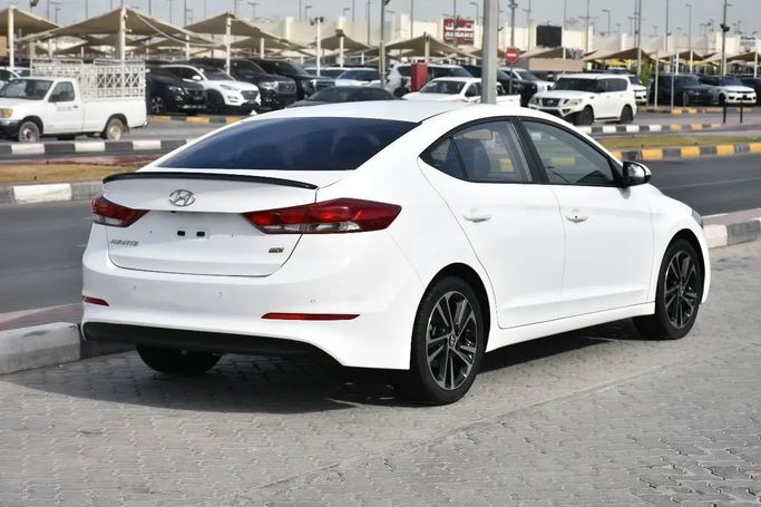 Used Hyundai Avante VI, 1.6 l, 2017 in Sharjah by Alfaris Used Cars, White color. Other | AUTO.AE