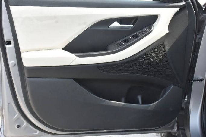 New Hyundai Creta II Facelift, 1.5 l, 2025 in Sharjah by Alfaris Used Cars, Silver color.  | AUTO.AE