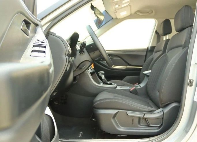 Подержанный Hyundai Creta II Рестайлинг, 1.5 л, 2025 в Шардже от Al Sayed Khamis Used Cars Серебристый цвет. GCC | AUTO.AE