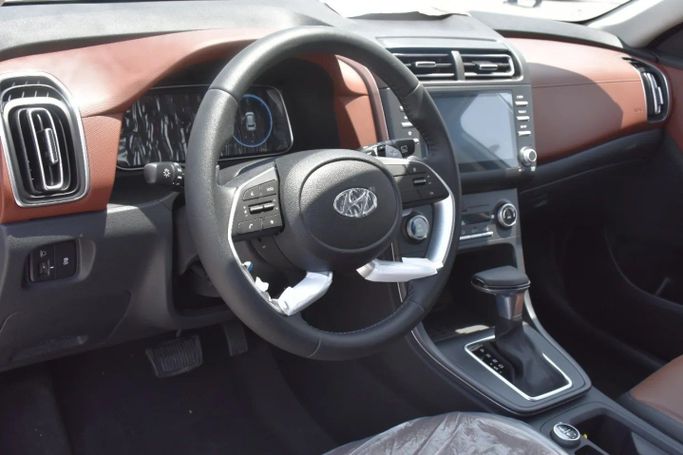 New Hyundai Creta II Facelift, 2.0 l, 2025 in Sharjah by Alfaris Used Cars, White color. GCC Specs | AUTO.AE