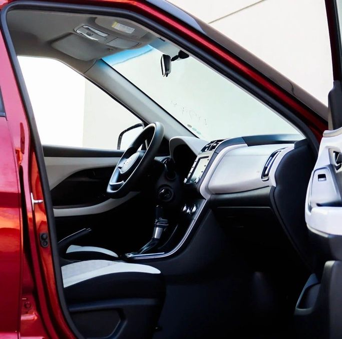 Подержанный Hyundai Creta II, 1.6 л, 2022 в Шардже от Al Sayed Khamis Used Auto Trading Красный цвет. GCC | AUTO.AE