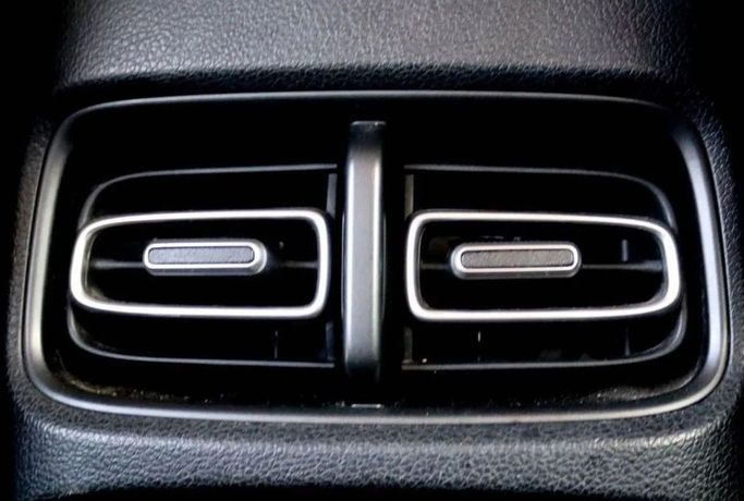 Подержанный Hyundai Creta II, 1.6 л, 2023 в Шардже от Al Sayed Khamis Used Auto Trading Серебристый цвет. GCC | AUTO.AE