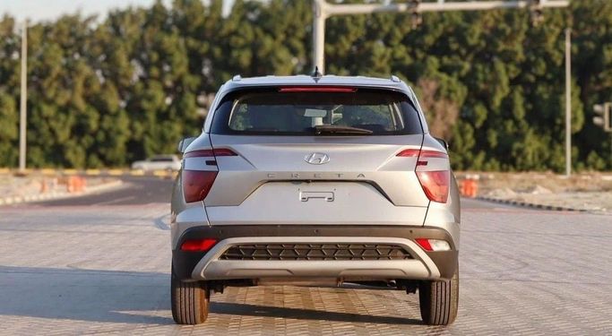 Подержанный Hyundai Creta II, 1.6 л, 2023 в Шардже от Al Sayed Khamis Used Auto Trading Серебристый цвет. GCC | AUTO.AE