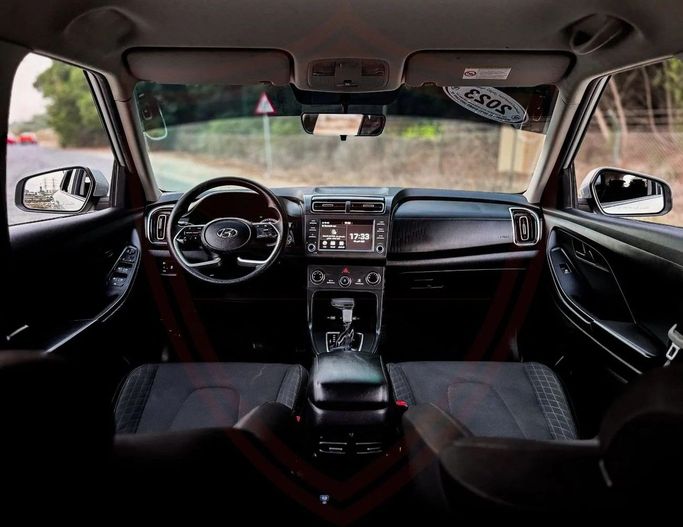 Подержанный Hyundai Creta II, 1.6 л, 2023 в Шардже от Al Sayed Khamis Used Auto Trading Золотистый цвет. GCC | AUTO.AE