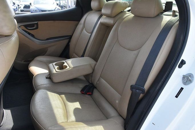 Used Hyundai Elantra V (MD) Facelift, 1.8 l, 2013 in Sharjah by Alfaris Used Cars, White color.  | AUTO.AE