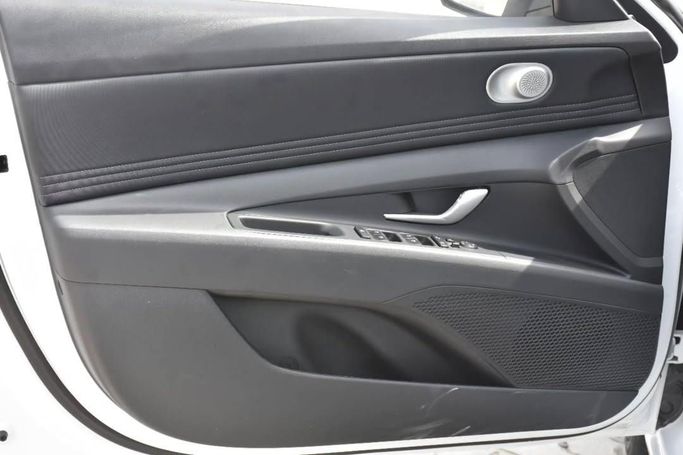 New Hyundai Elantra VII (CN7) Facelift, 1.6 l, 2025 in Sharjah by Alfaris Used Cars, White color.  | AUTO.AE