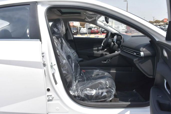 New Hyundai Elantra VII (CN7) Facelift, 1.6 l, 2025 in Sharjah by Alfaris Used Cars, White color. Other | AUTO.AE