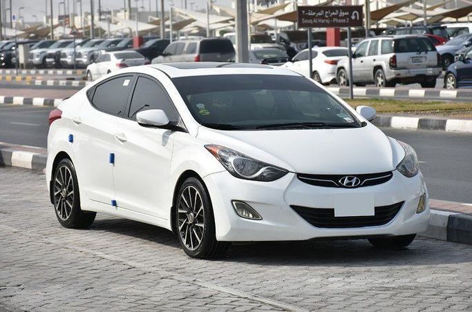 Подержанный Hyundai Elantra VII (CN7) Рестайлинг, 1.6 л, 2013 в Шардже от Alfaris Used Cars Белый цвет. Other | AUTO.AE