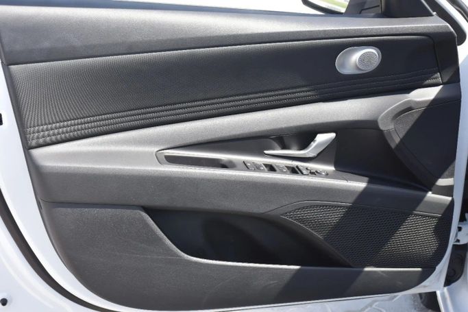 New Hyundai Elantra VII (CN7) Facelift, 1.6 l, 2024 in Sharjah by Alfaris Used Cars, White color. Other | AUTO.AE