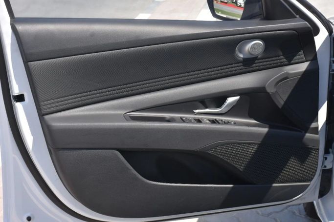 New Hyundai Elantra VII (CN7) Facelift, 1.6 l, 2024 in Sharjah by Alfaris Used Cars, White color. Other | AUTO.AE