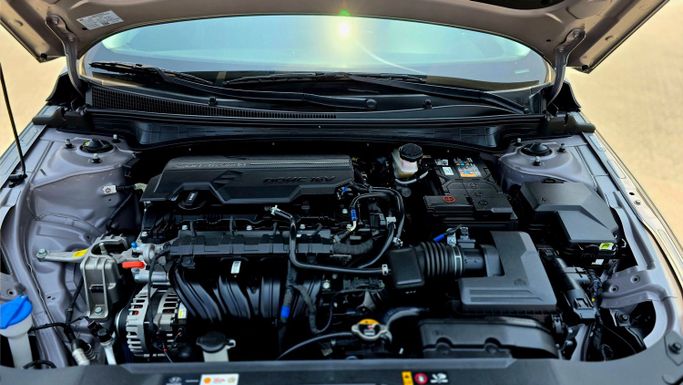 Used Hyundai Elantra VII (CN7) Facelift, 1.6 l, 2024 in Sharjah, Silver color. American Specs | AUTO.AE