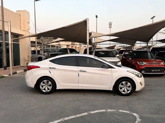 Used Hyundai Elantra V (MD) Facelift, 1.8 l, 2014 in Sharjah by Elmorshedi Motors, White color. GCC Specs | AUTO.AE