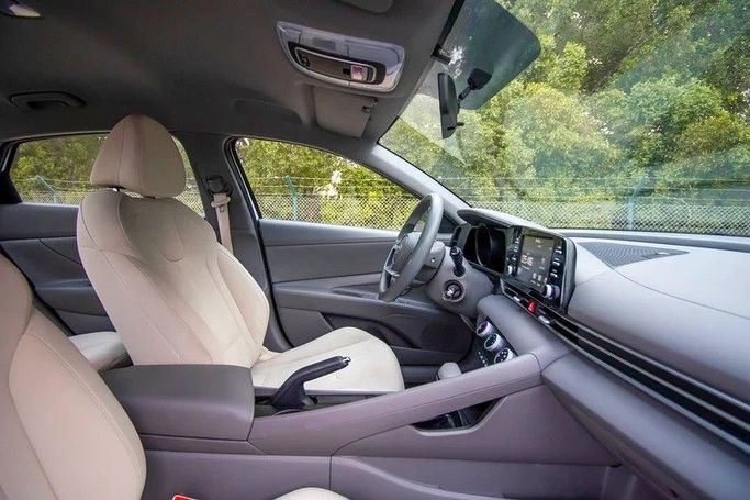 Used Hyundai Elantra VII (CN7) Facelift, 1.6 l, 2023 in Sharjah by First Choice Cars, White color. GCC Specs | AUTO.AE