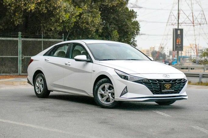 Used Hyundai Elantra VII (CN7) Facelift, 1.6 l, 2023 in Sharjah by First Choice Cars, White color. GCC Specs | AUTO.AE