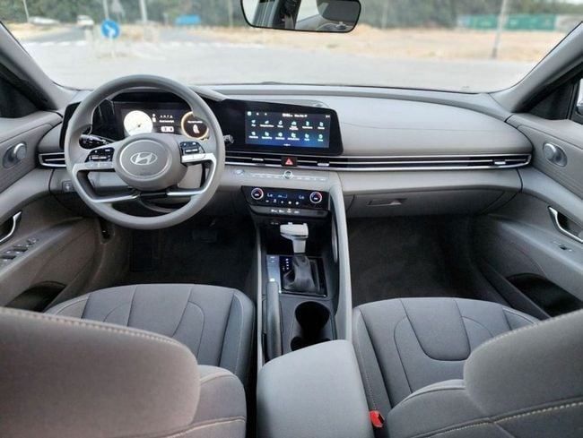 Used Hyundai Elantra VII (CN7) Facelift, 1.6 l, 2024 in Sharjah by Nassem Al Sham Used Cars, Black color. GCC Specs | AUTO.AE