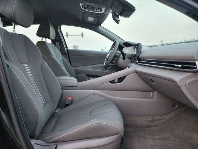 Used Hyundai Elantra VII (CN7) Facelift, 1.6 l, 2024 in Sharjah by Nassem Al Sham Used Cars, Black color. GCC Specs | AUTO.AE