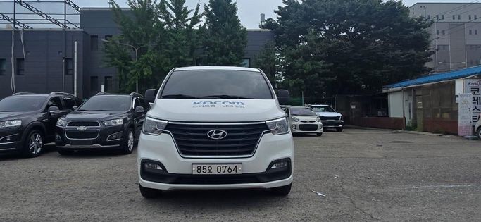 Новый Hyundai Grand Starex I Рестайлинг 2, 2.5 л, 2021 в Шардже от Al Aram Cars Белый цвет. Other | AUTO.AE