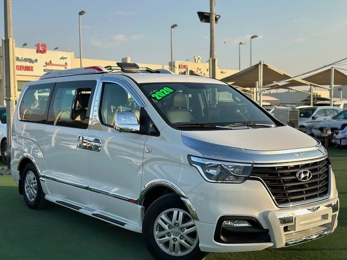 Подержанный Hyundai Grand Starex I Рестайлинг 2, 2.5 л, 2020 в Шардже от Badar Used Cars Белый цвет.  | AUTO.AE