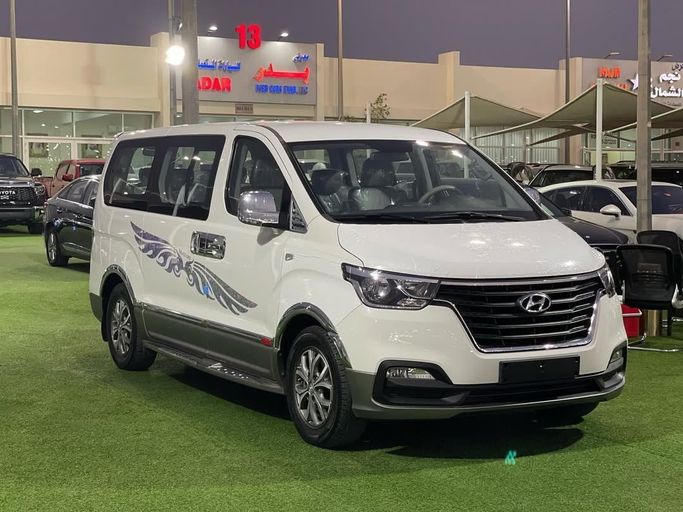 Used Hyundai H-1 II Facelift 2, 2.5 l, 2020 in Sharjah by Badar Used Cars, White color.  | AUTO.AE