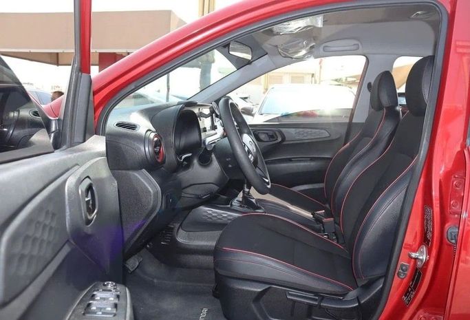 Подержанный Hyundai i10 III Рестайлинг, 1.2 л, 2023 в Шардже от Al Sayed Khamis Used Cars Красный цвет. GCC | AUTO.AE