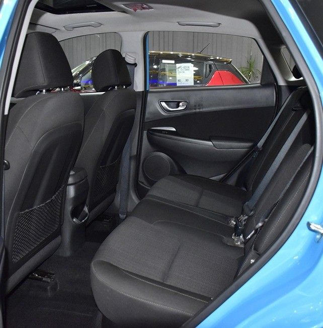 Подержанный Hyundai Kona I Рестайлинг, 2.0 л, 2023 в Шардже от Honey Gidosha Used Cars Tr. Голубой цвет.  | AUTO.AE