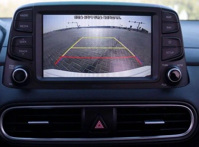Подержанный Hyundai Kona I, 2.0 л, 2020 в Шардже от Al Sayed Khamis Used Auto Trading Белый цвет. Корейская | AUTO.AE