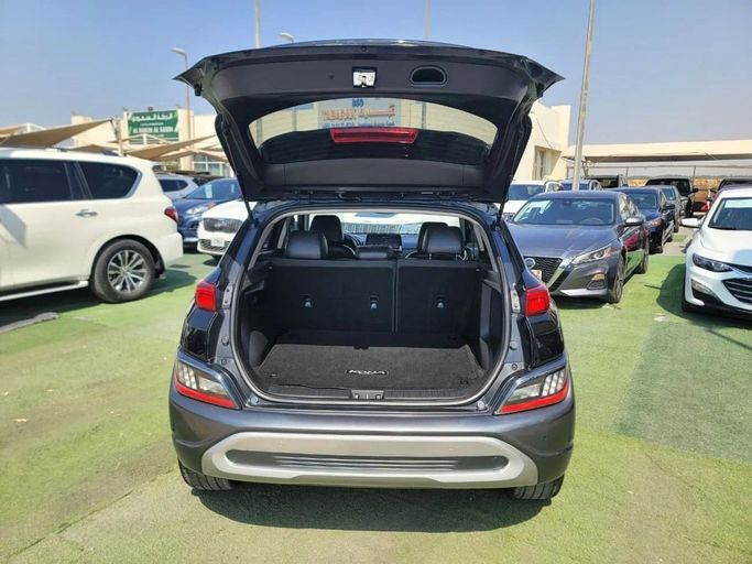 Подержанный Hyundai Kona I Рестайлинг, 1.6 л, 2022 в Шардже от Tabarak Used Cars Черный цвет. Американская | AUTO.AE