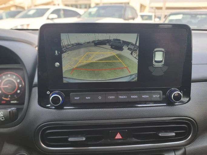 Подержанный Hyundai Kona I Рестайлинг, 1.6 л, 2022 в Шардже от Tabarak Used Cars Черный цвет. Американская | AUTO.AE