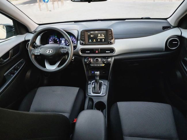 Подержанный Hyundai Kona I, 2.0 л, 2020 в Шардже от Nassem Al Sham Used Cars Черный цвет. Американская | AUTO.AE