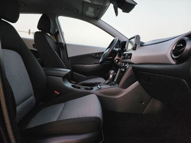 Подержанный Hyundai Kona I, 2.0 л, 2020 в Шардже от Nassem Al Sham Used Cars Черный цвет. Американская | AUTO.AE