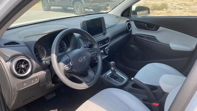 Used Hyundai Kona I Facelift, 2.0 l, 2022 in Sharjah by Halla Cars, White color. American Specs | AUTO.AE