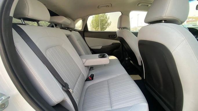 Used Hyundai Kona I Facelift, 2.0 l, 2022 in Sharjah by Halla Cars, White color. American Specs | AUTO.AE