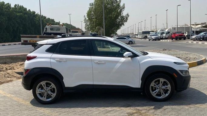 Used Hyundai Kona I Facelift, 2.0 l, 2022 in Sharjah by Halla Cars, White color. American Specs | AUTO.AE