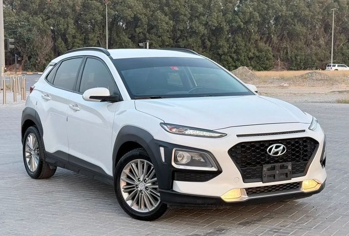 Подержанный Hyundai Kona I, 2.0 л, 2019 в Шардже от Laqtah Used Cars Белый цвет. GCC | AUTO.AE | Объявление #272757