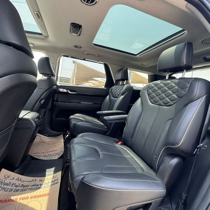 Подержанный Hyundai Palisade I Рестайлинг, 3.8 л, 2023 в Шардже от Alfaris Used Cars Серый цвет.  | AUTO.AE