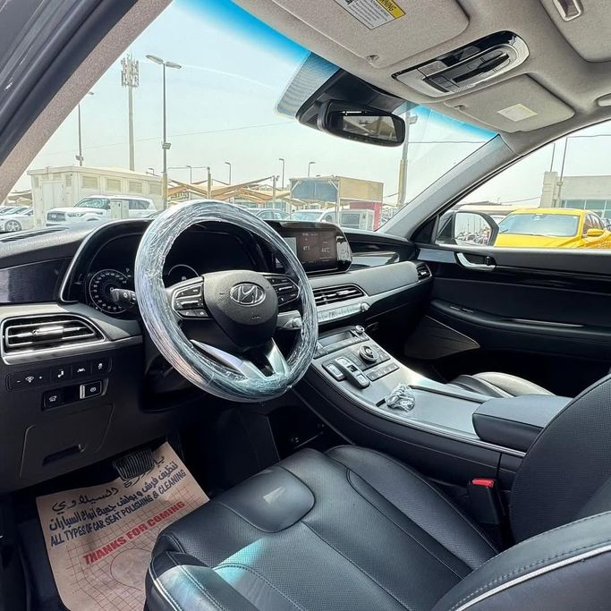 Used Hyundai Palisade I Facelift, 3.5 l, 2023 in Sharjah by Alfaris Used Cars, Grey color.  | AUTO.AE