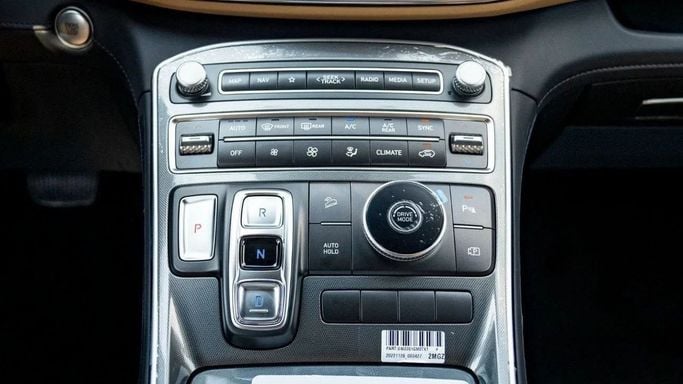 Новый Hyundai Santa Fe IV Рестайлинг (China Market), 2.0 л, 2023 в Шардже от Nour Alnukhba Motors Черный цвет. Other | AUTO.AE