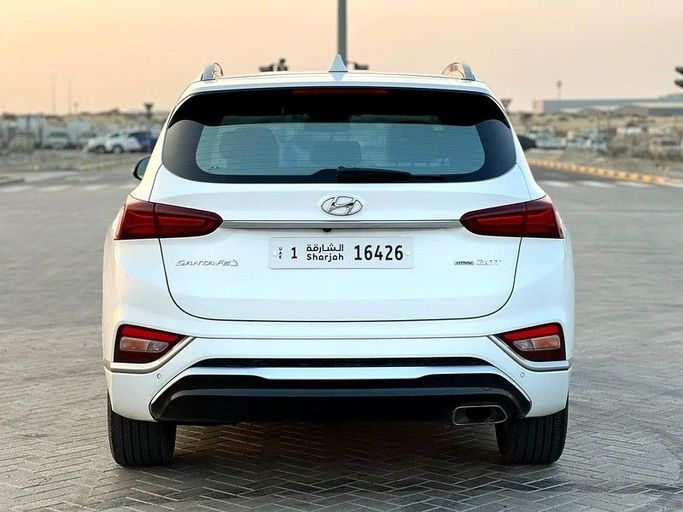 Подержанный Hyundai Santa Fe IV (China Market), 2.0 л, 2019 в Шардже от Al Rukin Al Saudi Белый цвет. Корейская | AUTO.AE