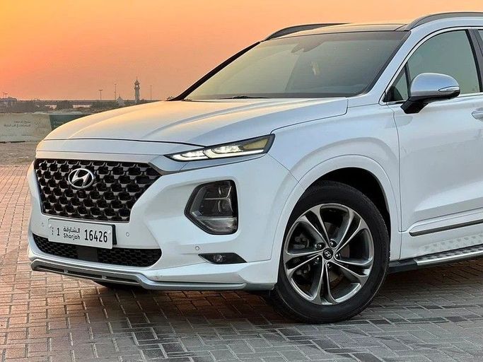 Подержанный Hyundai Santa Fe IV (China Market), 2.0 л, 2019 в Шардже от Al Rukin Al Saudi Белый цвет. Корейская | AUTO.AE