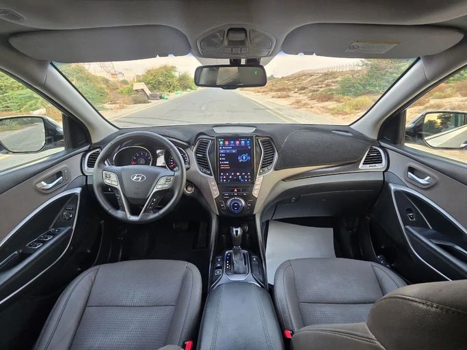 Подержанный Hyundai Santa Fe III, 3.3 л, 2014 в Шардже от Al Jana Used Cars Серебристый цвет. GCC | AUTO.AE