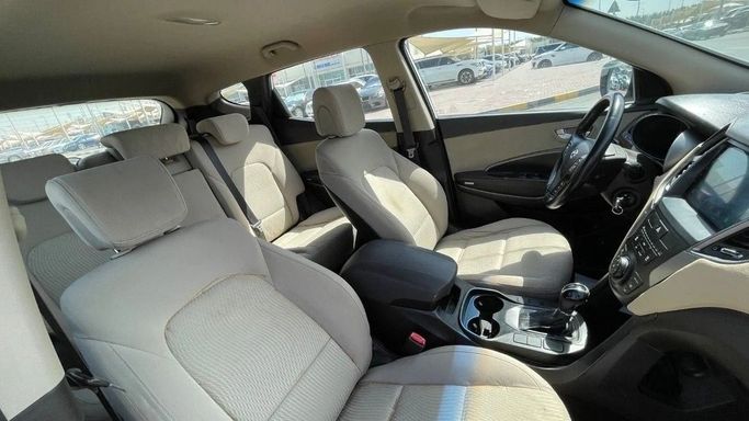 Подержанный Hyundai Santa Fe III, 2.4 л, 2014 в Шардже от Halla Cars Белый цвет. GCC | AUTO.AE