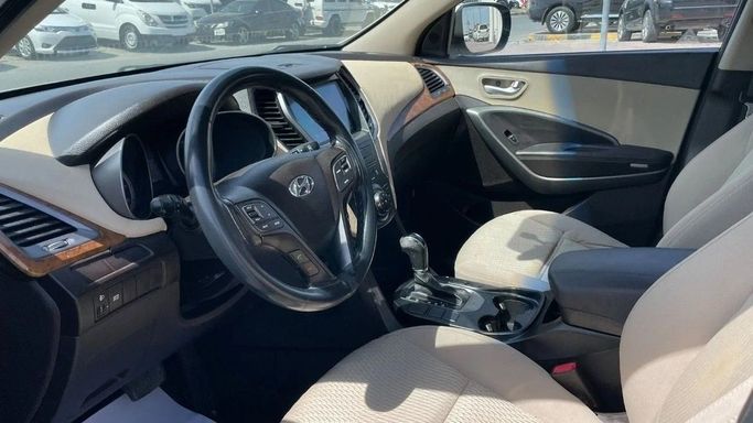 Подержанный Hyundai Santa Fe III, 2.4 л, 2014 в Шардже от Halla Cars Белый цвет. GCC | AUTO.AE