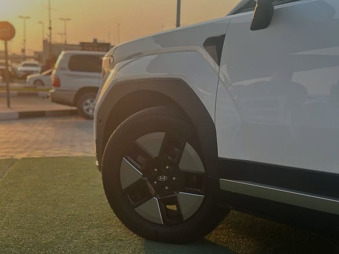 Used Hyundai Santa Fe V (MX5), 1.6 l, 2024 in Sharjah by Badar Used Cars, White color.  | AUTO.AE