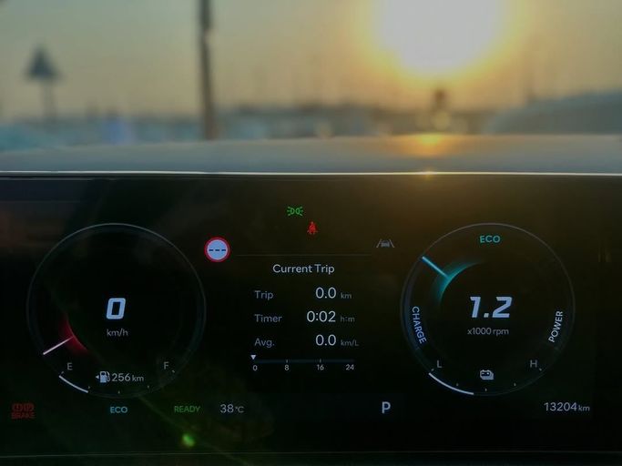 Used Hyundai Santa Fe V (MX5), 1.6 l, 2024 in Sharjah by Badar Used Cars, White color.  | AUTO.AE