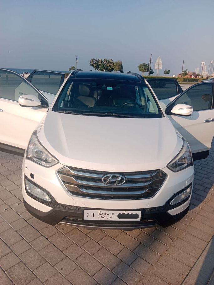 Used Hyundai Santa Fe III, 2.0 l, 2014 in Sharjah, White color. Chinese Specs | AUTO.AE