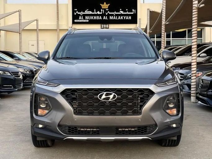 Used Hyundai Santa Fe IV, 2.4 l, 2019 in Sharjah by Al Nukhba Al Malakyah Used Cars, Grey color. American Specs | AUTO.AE