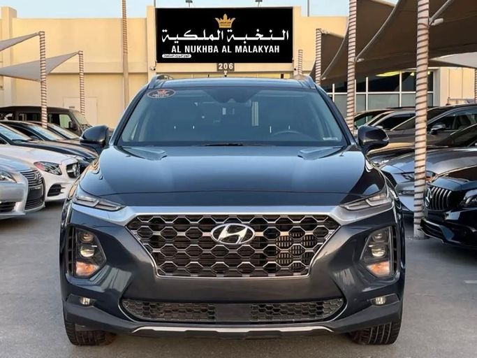 Подержанный Hyundai Santa Fe IV, 2.4 л, 2020 в Шардже от Al Nukhba Al Malakyah Used Cars Серый цвет. Американская | AUTO.AE