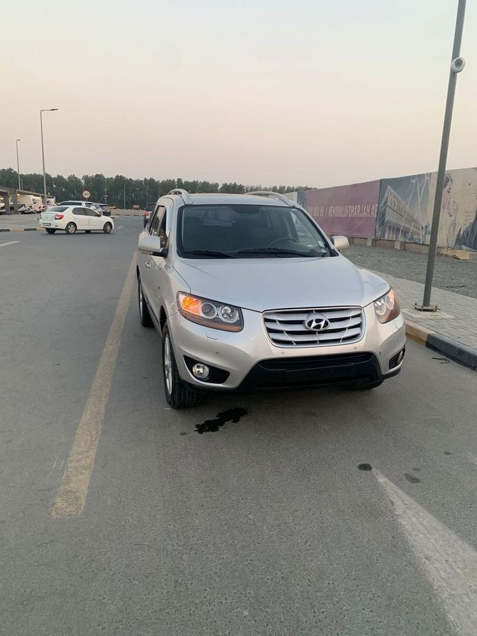 Used Hyundai Santa Fe III, 2.2 l, 2016 in Sharjah by Impala Used Cars, Silver color. Korean Specs | AUTO.AE